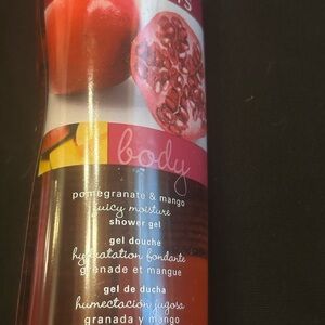 Avon Naturals Pomegranate & Mango Juicy Moisture Shower Gel.
